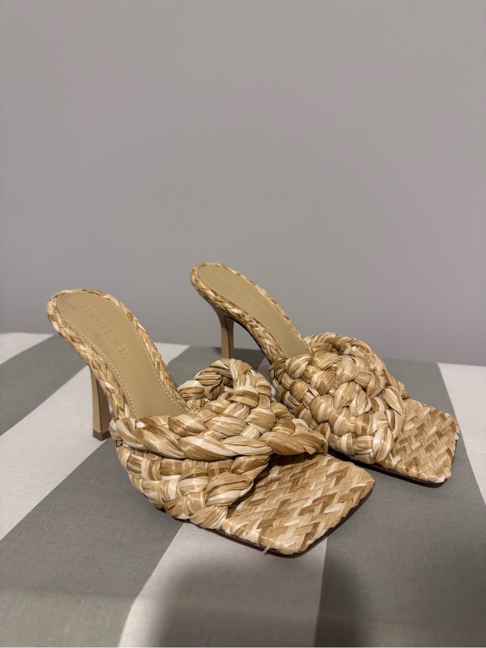 Bottega Veneta Braided Raffia Heeled Mules - Natural Tan